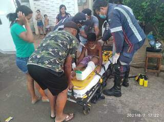 Criança foi resgatada por socorristas do Samu. (Foto: Direto das Ruas)