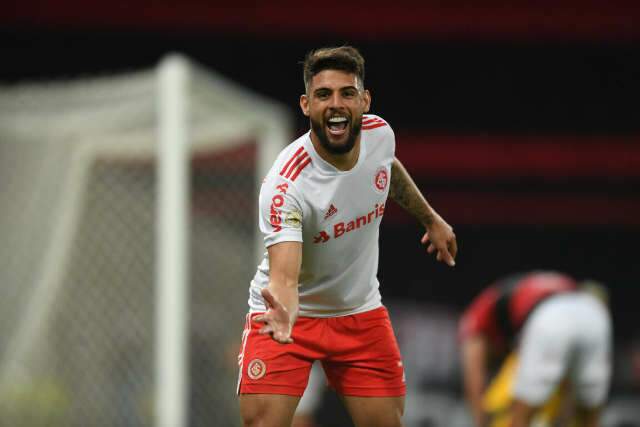 Com 3 gols de Yuri Alberto, Internacional goleia o Flamengo por 4 a 0