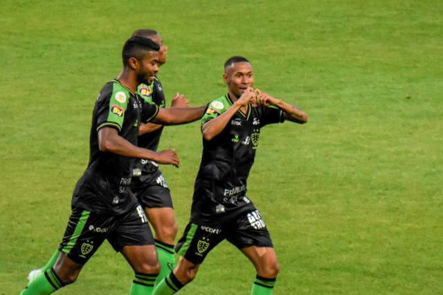 Ademir marca para o Am&eacute;rica-MG contra o Fluminense e vence por 1 a 0