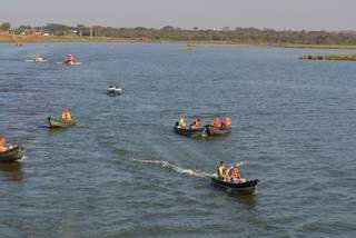 Procissão acontece nas águas do Rio Paraná. (Foto: Carlos Diehl)