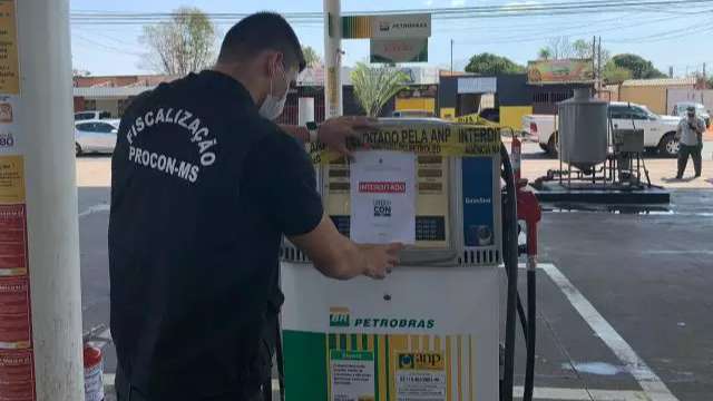 Posto de combust&iacute;veis &eacute; flagrado vendendo etanol de &quot;m&aacute; qualidade&quot;