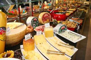 Variedade de queijos surpreendem. (Foto: Henrique Kawaminami)