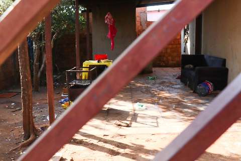 Mulher teve 50% de bra&ccedil;os queimados depois de ser &quot;incendiada&quot; por marido