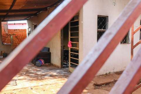 Marido joga &aacute;lcool em mulher e ateia fogo