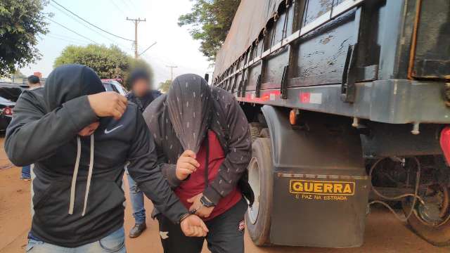 Estudantes de Direito s&atilde;o presos com 5 toneladas de maconha