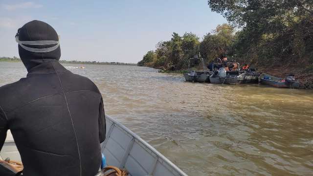 Gr&aacute;vida, mulher que morreu em colis&atilde;o entre barcos era m&atilde;e de crian&ccedil;a que sumiu