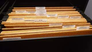 Arquivo de luxo: Pastas identificam documentos de jet ski, Porsche e lancha. (Foto: Divulgação/PF)