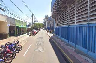 Homem &eacute; atacado por lutador e tem perna quebrada com um s&oacute; golpe
