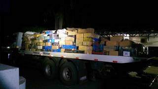 Carreta com 10 toneladas de drogas escondidas sob tijolos &eacute; apreendida na MS-040