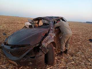 Veículo Action completamente destruído estava perto do corpo. (Foto: Jovem Sul News)