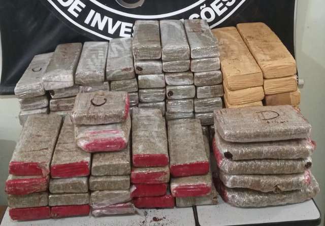 Maconha era escondida em meio a roupas e enviada por transportadora