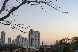 Dia come&ccedil;a friozinho, mas temperatura m&aacute;xima prevista &eacute; de 35&ordm;C em MS