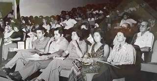 Plateia nos teatros de Campo Grande conferem os espetáculos musicais realizados na cidade até 1979. (Foto: Divulgação)
