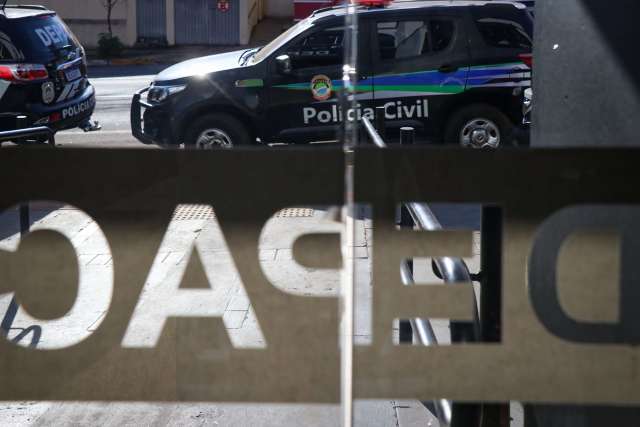 Adolescente &eacute; xingada de &quot;preta sarnenta&quot; por chefe e demitida