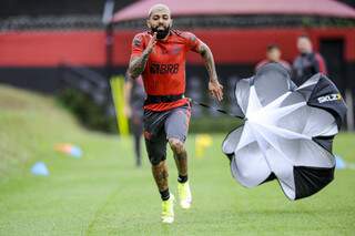 Atacante Gabriel durante treino físico no Flamengo (Foto: Divulgação)
