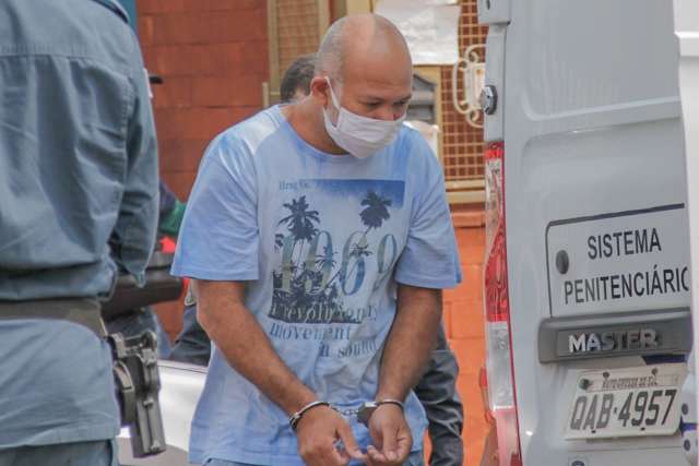 &ldquo;Pedreiro Assassino&rdquo; senta no banco dos r&eacute;us pela 1&ordf; vez em outubro, prev&ecirc; juiz 