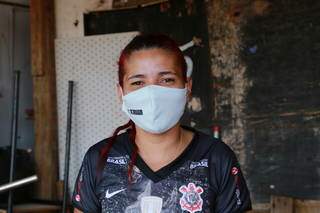 Sandra Micaela dos Reis Araújo, de 33 anos, relatou que a saída da favela é um sonho. (Foto: Kísie Ainoã)