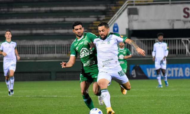 Gols no fim mant&ecirc;m Chapecoense e Am&eacute;rica-MG em baixa no Brasileiro