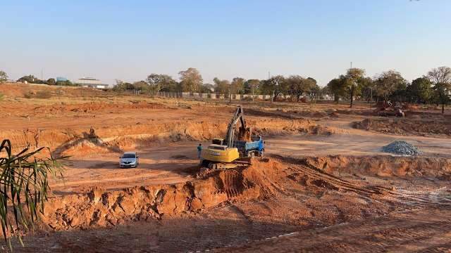 Obra em eros&atilde;o transforma visual de nascente que ter&aacute; 2 mil &aacute;rvores at&eacute; dezembro