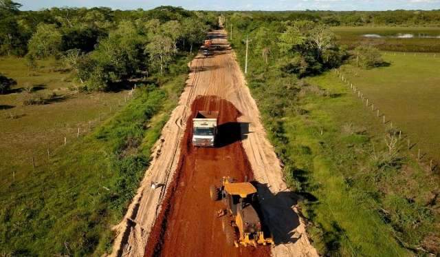 Governo assina contrato de R$ 20,4 milh&otilde;es para cascalhamento da MS-228