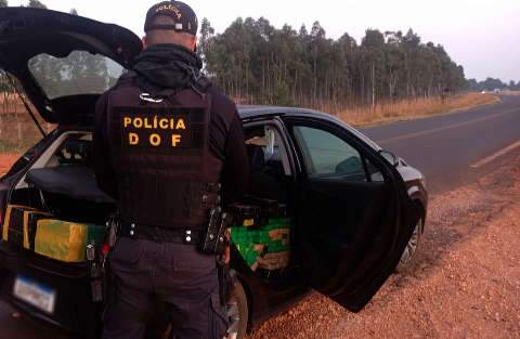 Traficantes s&atilde;o presos com 416 kg de maconha e skunk do Paraguai