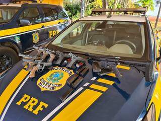 Mineiro &eacute; preso com rev&oacute;lver, pistolas e carabina escondidas em motor de Uno 