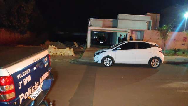 Policial militar &eacute; executado e amigo dele baleado em ataque de pistoleiros