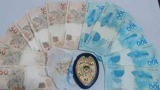 Cocaína e dinheiro de adolescente traficante foram apreendidos. (Foto: Divulgação/PCMS)