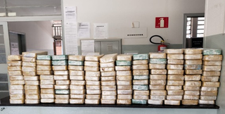 No curso da investigação, já foram realizadas sete prisões em flagrante e apreendidos mais de 760 quilos de cocaína e pasta-base de cocaína. (Foto: Divulgação/Gaeco)&nbsp;