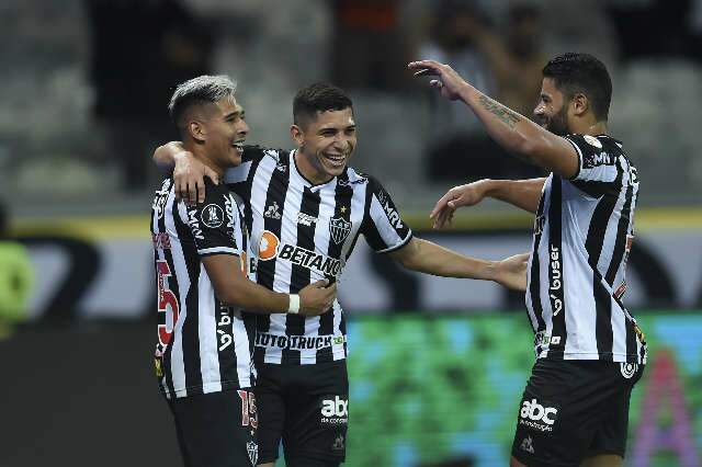 Em noite inspirada, Atl&eacute;tico-MG atropela River e avan&ccedil;a na Libertadores