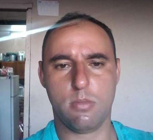 Matador parou ao lado de vigia no sem&aacute;foro e disparou 20 tiros de pistola