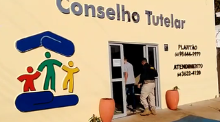 Adolescente foi levado para Conselho Tutelar de Jataí, em Goías. (Foto: Divulgação/PRF)