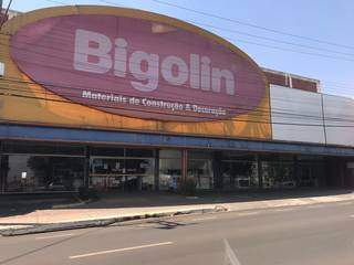 Prédio da Bigolin, localizado na Rua 13 de Maio, em Campo Grande. (Foto: Bruna Marques)
