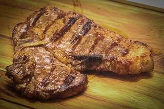 Churrasco com uma variedade de carnes nobres e suculentas. (Foto: Marcos Maluf)