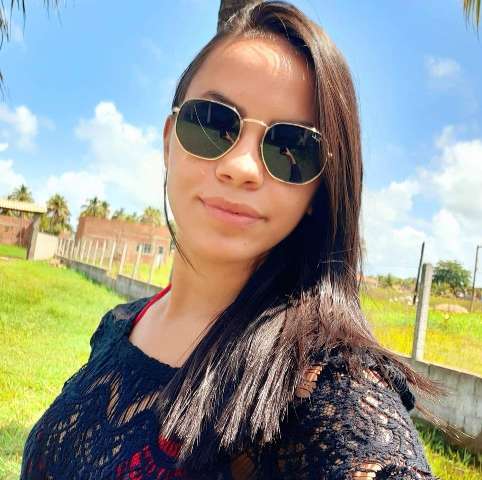 &quot;Estava muito feliz gr&aacute;vida&quot;, conta a tia sobre jovem morta junto com a filha