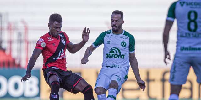 Chapecoense sofre empate no fim e bate recorde negativo sem vencer