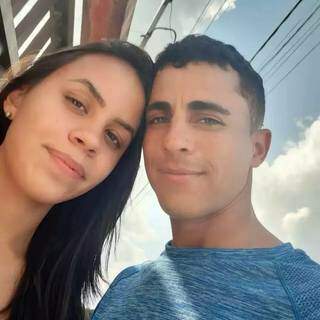 Jacqueline tinha 22 anos, estava grávida de oito meses e foi morta degolada pelo marido, Edielson. (Foto: Arquivo Pessoal)