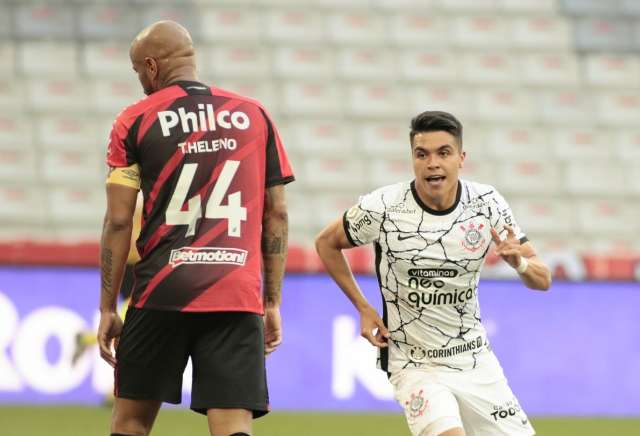 Roni faz o &uacute;nico gol da partida e Corinthians vence o Athletico-PR fora de casa