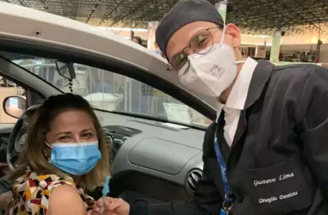 M&atilde;e de v&iacute;tima de homofobia em drive-thru relata &quot;dor imensa&quot; por ofensa ao filho