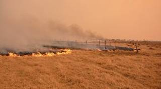 Incêndio se espalhando em fazenda na região de Porto Murtinho. (Foto: Divulgação)