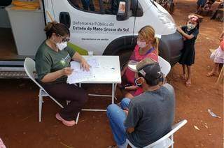 Ação de atendimento em aldeiais promovida pela Defensoria Pública. (Foto: Divulgação)