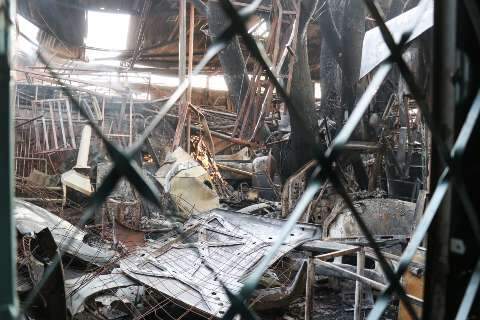 "Foi assustador", dizem vizinhos, após incêndio que destruiu oficina