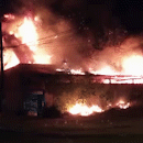 Incêndio destrói carros e prédio de funilaria na Vila Piratininga