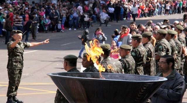 Mesmo sem desfile, 7 de Setembro ter&aacute; ruas divididas em manifesta&ccedil;&otilde;es