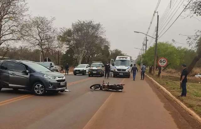 Motociclista morre ap&oacute;s colis&atilde;o com carro durante convers&atilde;o errada