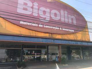 Loja da Bigolin foi lacrada na última quinta-feira, por decisão judicial. (Foto: Bruna Marques)