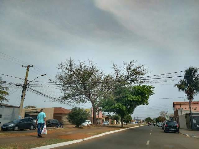 Frente fria derrubou temperatura em 11&ordm;C e chuva pode vir &aacute;cida