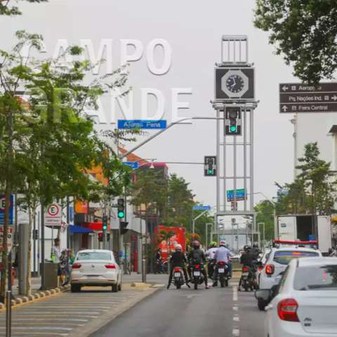 &ldquo;Dia normal&rdquo; toma lugar de desfile na 14, palco do &ldquo;parab&eacute;ns&rdquo; por 50 anos