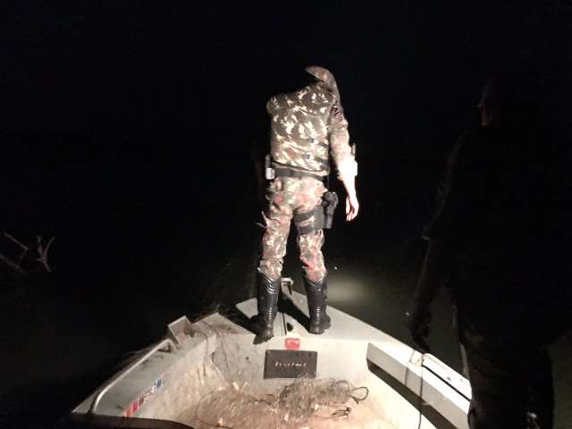 PMA faz opera&ccedil;&atilde;o durante a madrugada para combater pesca irregular em rios de MS