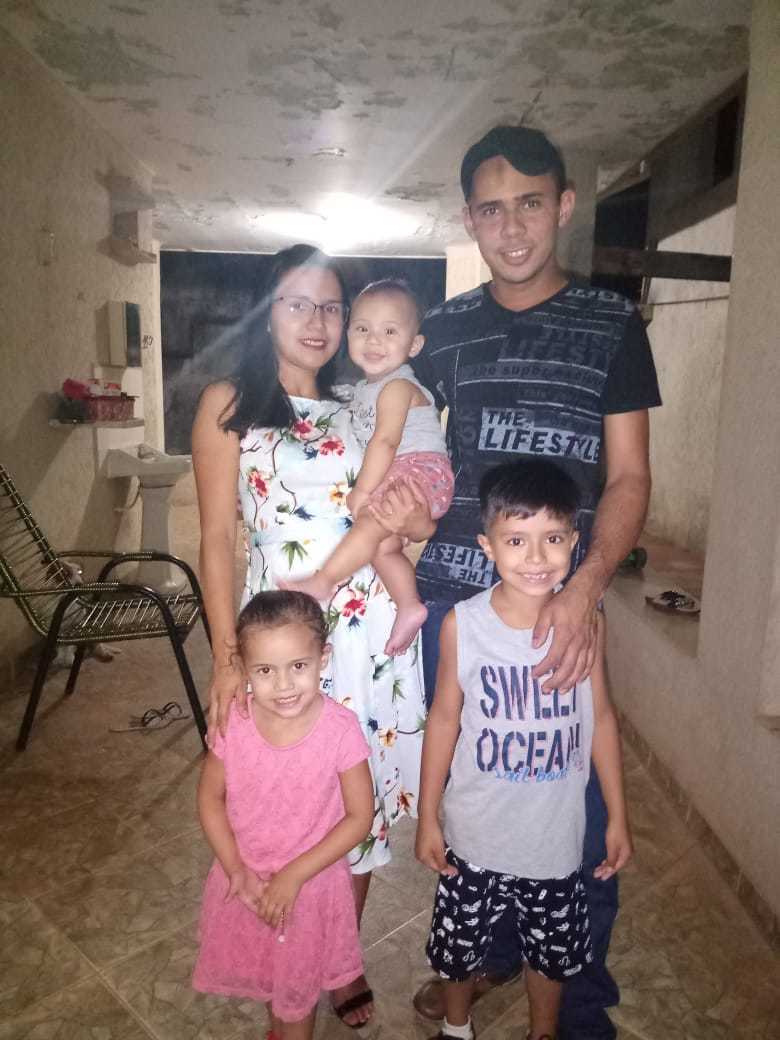 Família Silva em sua residência em Aquidauana. (Foto: Redes Sociais)